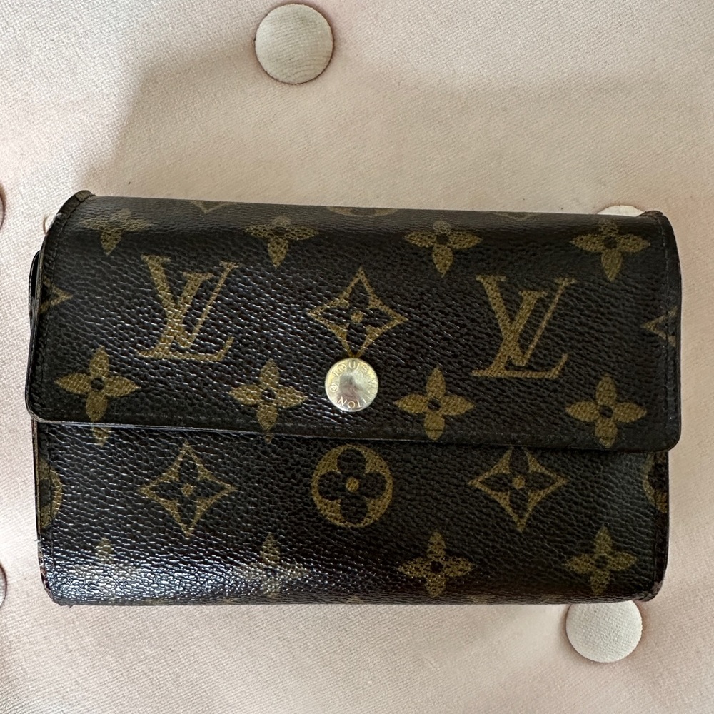 Authentic Louis Vuitton Porte-Trésor Étui Papier Wallet